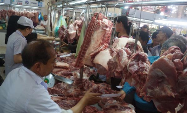 Dù được giải cứu nhưng giá heo hơi vẫn chưa có dấu hiệu tăng Dù được giải cứu nhưng giá heo hơi vẫn chưa có dấu hiệu tăng
