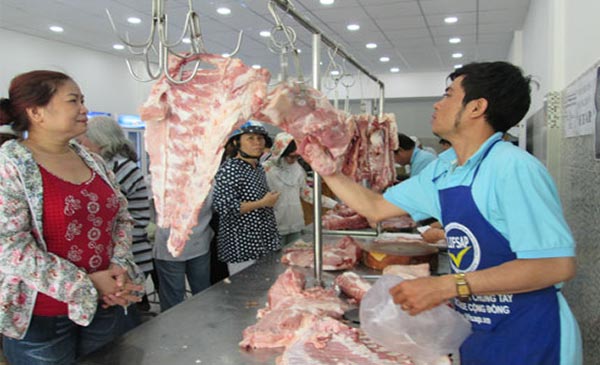 Thịt heo trong nước thừa phải chờ “giải cứu” trong khi tìm thị trường xuất khẩu gặp nhiều khó khăn Thịt heo trong nước thừa phải chờ “giải cứu” trong khi tìm thị trường xuất khẩu gặp nhiều khó khăn