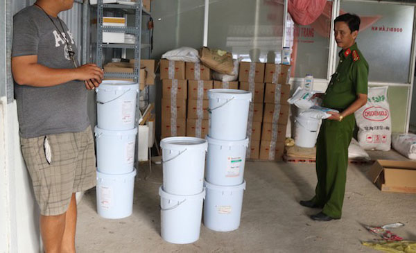 Số lượng thuốc thú y, thức ăn chưa được phép lưu hành được phát hiện. Số lượng thuốc thú y, thức ăn chưa được phép lưu hành được phát hiện.