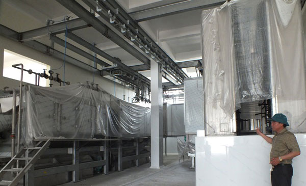 Cty Biển Đông đã đầu tư vào dây chuyền giết mổ với kinh phí lên tới hơn 100 tỉ đồng, hiện đã hoàn thiện trên 80% Cty Biển Đông đã đầu tư vào dây chuyền giết mổ với kinh phí lên tới hơn 100 tỉ đồng, hiện đã hoàn thiện trên 80%