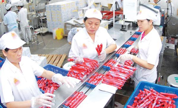 Các sản phẩm được chế biển từ gia súc chăn nuôi của Công ty Vissan. Ảnh: Cao Thắng Các sản phẩm được chế biển từ gia súc chăn nuôi của Công ty Vissan. Ảnh: Cao Thắng