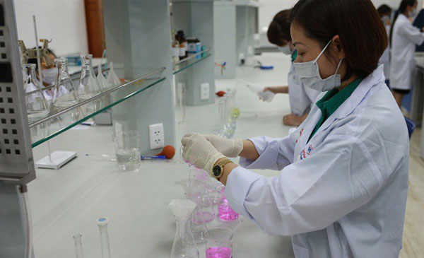 Các nhóm nghiên cứu của Học viện Nông nghiệp Việt Nam và các doanh nghiệp đang nỗ lực tìm ra loại vaccine phòng chống bệnh dịch tả lợn châu Phi hiệu quả nhất. Ảnh: I.T Các nhóm nghiên cứu của Học viện Nông nghiệp Việt Nam và các doanh nghiệp đang nỗ lực tìm ra loại vaccine phòng chống bệnh dịch tả lợn châu Phi hiệu quả nhất. Ảnh: I.T