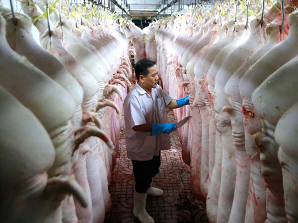 Phó Thủ tướng Vương Đình Huệ yêu cầu đưa mặt bằng giá thịt lợn xuống mức hợp lý và dần xuống mức bình thường như trước khi có dịch tả lợn Châu Phi. Phó Thủ tướng Vương Đình Huệ yêu cầu đưa mặt bằng giá thịt lợn xuống mức hợp lý và dần xuống mức bình thường như trước khi có dịch tả lợn Châu Phi.