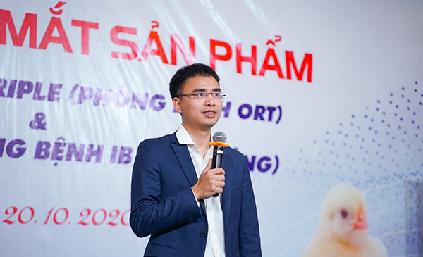 Ông Phạm Vũ Lực,Giám đốc công ty Nutrivet phát biểu khai mạc hội nghị Ông Phạm Vũ Lực,Giám đốc công ty Nutrivet phát biểu khai mạc hội nghị