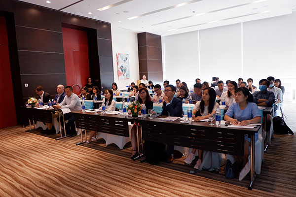 Khách hàng tham dự hội thảo Khách hàng tham dự hội thảo