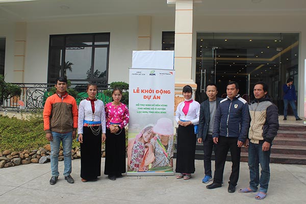 Hình ảnh lưu niệm của đại diện hộ hưởng lợi Hình ảnh lưu niệm của đại diện hộ hưởng lợi