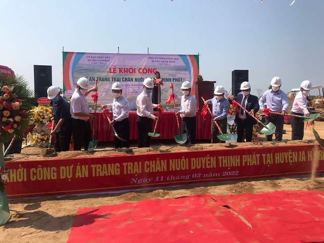 Lễ khởi công dự án Trang trại chăn nuôi Duyên Thịnh Phát. Lễ khởi công dự án Trang trại chăn nuôi Duyên Thịnh Phát.