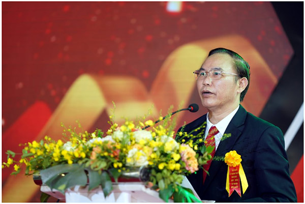 Thứ trưởng Bộ Nông nghiệp và Phát triển Nông thôn Phùng Đức Tiến phát biểu tại lễ khai mạc Thứ trưởng Bộ Nông nghiệp và Phát triển Nông thôn Phùng Đức Tiến phát biểu tại lễ khai mạc